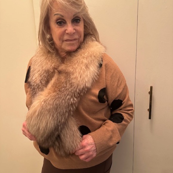 Genuine Fox Fur Wrap - Picture 3 of 4